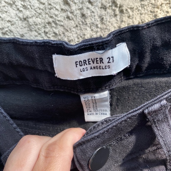 Forever 21 Floral Stitched Jeans! - Picture 6 of 7